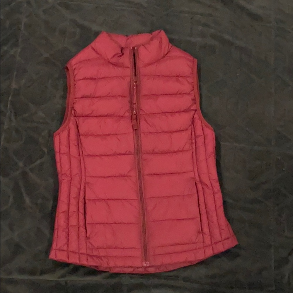 Ultra light packable vest NWOT